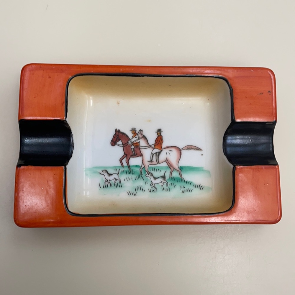VINTAGE NORITAKE JAPAN HAND-PAINTED DESIGN ASHTRAY